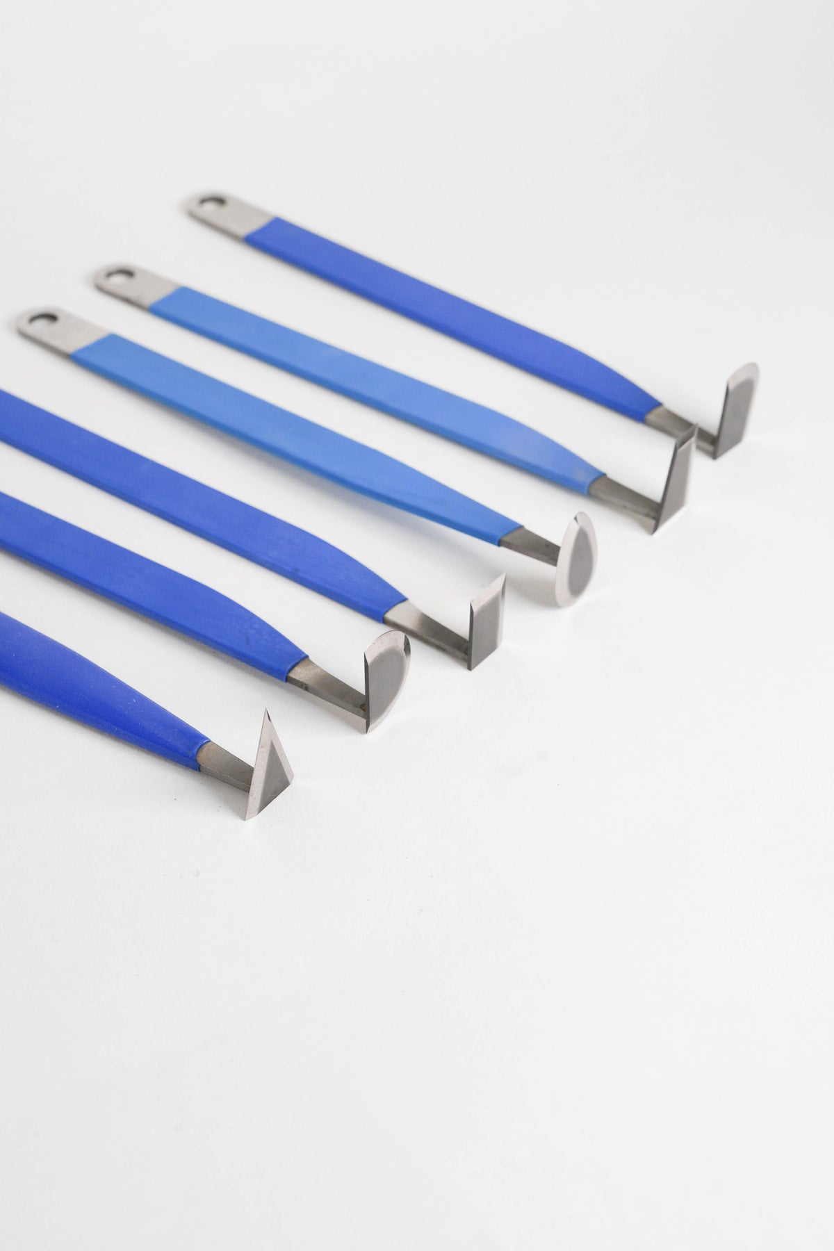 Tungsten steel pottery trimming tool with straight edge for tidy walls and bases