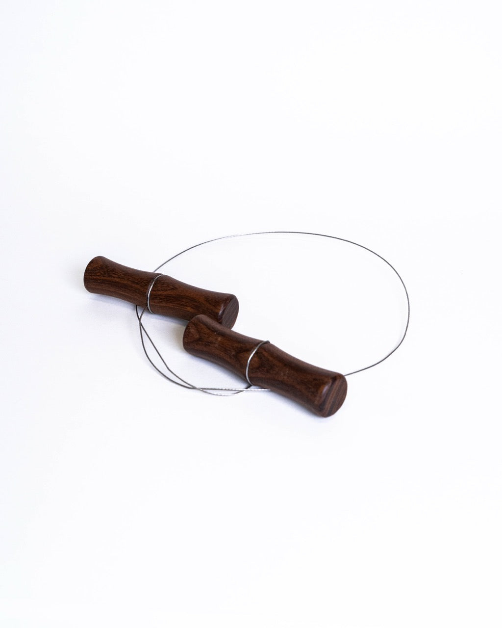 Pottery cutting wire with wooden toggles
