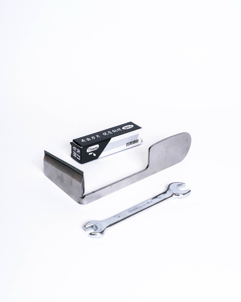 Manganese steel flat potter's knife and blades for cutting and trimming clay, from GLOST