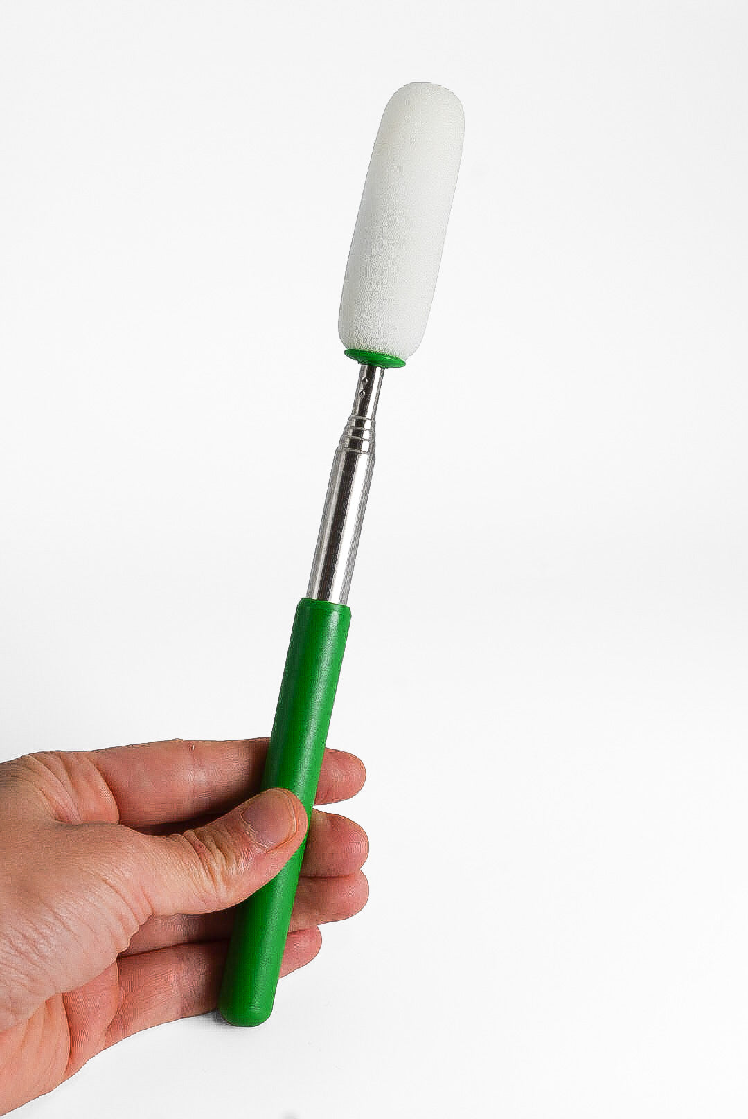 Telescopic sponge on a stick: synthetic sponge head on an extendable handle, for reaching inside tall or narrow thrown vessels.